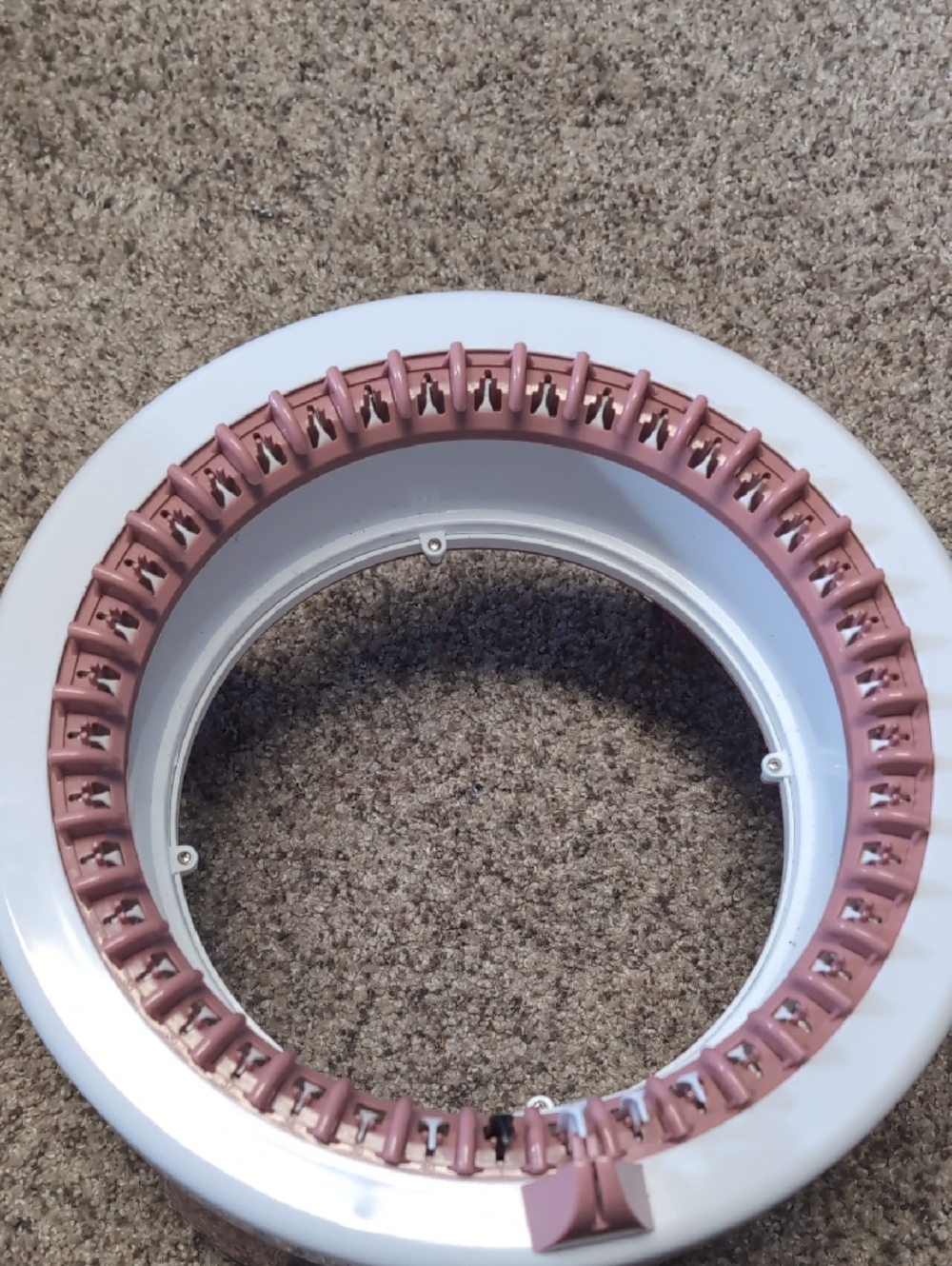 SENTRO Circular Knitting Loom in Dusty Rose & White - Picture 3 of 4